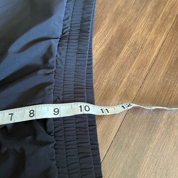 Tentree Women's Recycled Polyester Sport Shorts InMotion Short black size large - Picture 9 of 10